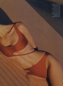 Ritts_US_Vogue_May_1999_06.thumb.jpg.0cec0ad2f0d80e89bd43aa37c5e436ea.jpg