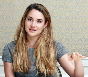 Shailene-Woodley-The-Spectacular-Now-2013-014.jpg