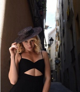Shantel-VanSanten-35.jpg