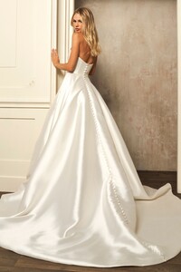 Sherri-Hill-71018-ivory-48758.thumb.jpg.4f0118ab1170ceb4a4051bc03711f37d.jpg