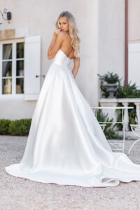 Sherri-Hill-71018-ivory-49240.thumb.jpg.421298be4bfeb86fc65be262e329d9f7.jpg