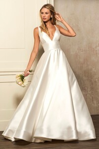 Sherri-Hill-71079-ivory-48916.thumb.jpg.020498f99721a5c95e5e2f9de70c1168.jpg