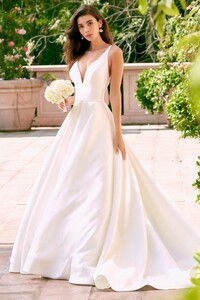 Sherri-Hill-71079-ivory-48942.thumb.jpg.b1d0f8a7a569d37de95fd96043364f97.jpg