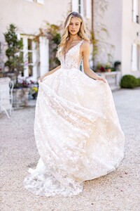 Sherri-Hill-81106-ivory-nude-49283.thumb.jpg.567818eb70b34af9e9dc5cd349a5e511.jpg