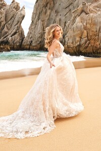 Sherri-Hill-81106-ivory-nude-49402.thumb.jpg.b031b9242235d643ea117a8c7ed0a5b6.jpg