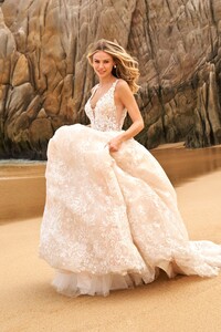 Sherri-Hill-81106-ivory-nude-49404.thumb.jpg.df68715e7ea7e63c71915c6f92934a8c.jpg