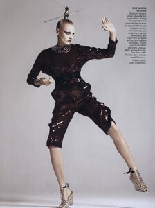 Sims_US_Vogue_February_2009_02.thumb.jpg.e2050a4e76d4443a95b13d43c5f4deba.jpg