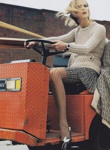 Suit_Meisel_US_Vogue_August_2000_02.thumb.jpg.c5ac94be9d2466a4ebdcd82190596cb3.jpg
