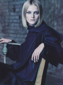 Suit_Meisel_US_Vogue_August_2000_05.thumb.jpg.db61011a1b5b595d60863a5e1590a4b5.jpg