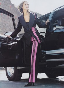 Suit_Meisel_US_Vogue_August_2000_24.thumb.jpg.d4b47a2426c9e04e31feaa7faba8eda5.jpg