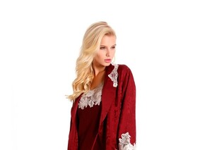 Summer-new-100-silk-long-sleeve-robe-of-silk-long-sleeves-luxurious-comfortable-silk-pajamas-lady3.jpg
