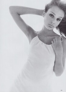 Swing_Meisel_US_Vogue_May_1994_04.thumb.jpg.e9fa9af42ec01fee246e58444be6e200.jpg