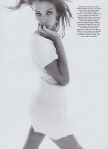 Swing_Meisel_US_Vogue_May_1994_05.thumb.jpg.ba4e9d8d67424a5ffdfbfcbe963f4c40.jpg