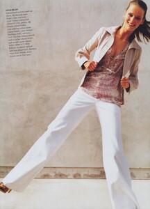 Testino_US_Vogue_January_2002_04.thumb.jpg.21be98f5270db3e6d55e15a5c89ffbdf.jpg