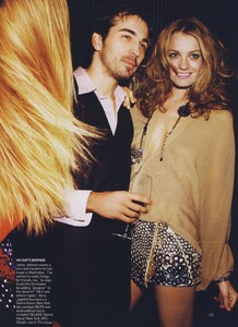 Testino_US_Vogue_March_2009_04.thumb.jpg.6ef00ec119e421910b8f50a9564b2aa1.jpg