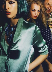 Testino_US_Vogue_March_2009_05.thumb.jpg.03e320d5e5ccc803d21cea55420fbc95.jpg