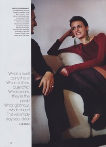 Testino_US_Vogue_May_2002_05.thumb.jpg.857d3b0b2baf67c571166bed3f077eab.jpg