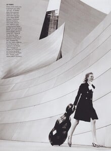 Testino_US_Vogue_May_2005_14.thumb.jpg.5d9369b37f680f0488aee13dcc936ebe.jpg