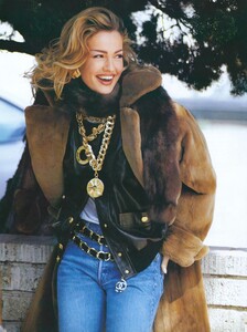True_Demarchelier_US_Vogue_August_1991_03.thumb.jpg.375c51595cfef9b100443e9d06a74118.jpg