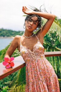 Untitled79_2048x2048.jpg