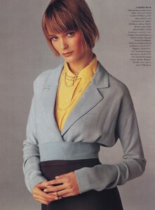 Urbane_Meisel_US_Vogue_February_2001_04.thumb.jpg.9e6d931280fbd779c816677296d1c099.jpg