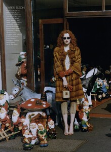 Walker_US_Vogue_June_2003_05.thumb.jpg.27b9c28bfe645347affd02aec030f92a.jpg
