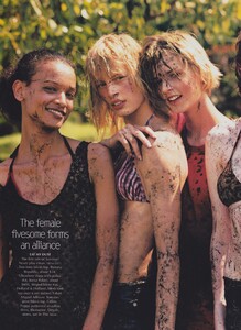 Weber_US_Vogue_June_2001_12.thumb.jpg.a3c5e2d4a212db7d39b7e22da342c1e0.jpg