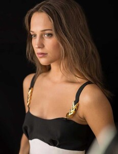 alicia-vikander-1-1.jpeg