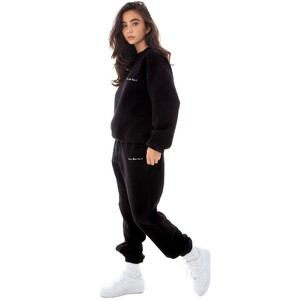 are-you-am-i_christina_dewe-sweatpant_black--3_2000x.jpg