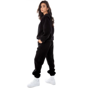 are-you-am-i_christina_dewe-sweatpant_black--5_2000x.jpg