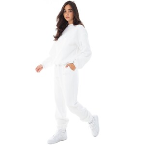 are-you-am-i_christina_dewe-sweatpant_white--2_2000x.jpg