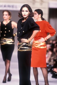 chanel-fw-1985-1.thumb.jpg.9e72dfdb901ae3e71540c8e708a3fa0a.jpg