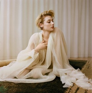 elizabeth-debicki-41.jpg