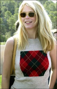 felicidades-claudia-schiffer-49-anos_f0fffd98_1200x1875.jpg