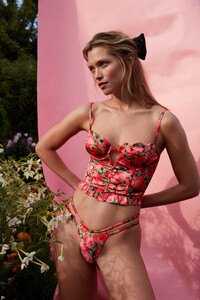 for-love-and-lemons-for-victorias-secret-2020-holiday-madeline-underwire-bustier-thong-panty-1-hi-res.jpg