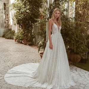 galitrobinik_bridal_123324177_380372186497419_6639247809960185538_n.jpg