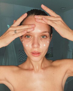 josephineskriver_126182117_282567363166355_6785441442928277471_n.jpg