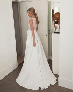julievinobridal_129732962_3790285414367287_6847816367294642154_n.jpg