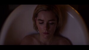 kiernan-shipka-chilling-adventures-of-sabrina-s01e01-5.jpg