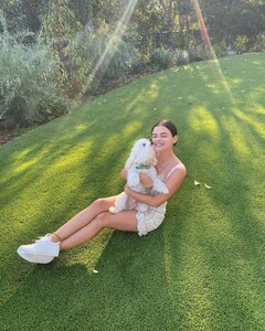 lucy-hale-12-11-2020-2.jpg