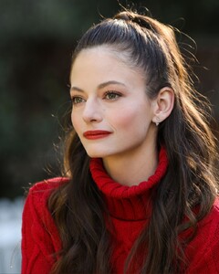mackenzie-foy-hallmark-channel-s-home-family-at-universal-studios-11-30-2020-15.jpg