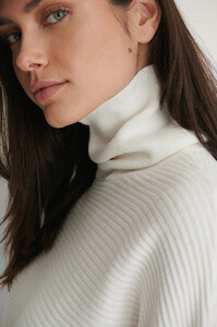 mango_caravan_sweater_1587-001725-0140_05-1.jpg