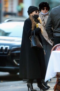 mary-kate-olsen-out-in-new-york-11-16-2020-2.jpg