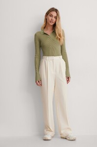 mathilde_gohler_pleat_suit_pants_1658-000049-0021_01c.thumb.jpg.f129db11d9d8a00c30888d0901876d75.jpg