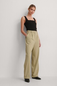 mathilde_gohler_pleat_suit_pants_1658-000049-0052_01c.thumb.jpg.6c03e01c5e5b9fee1be80f4d86a0c4f9.jpg