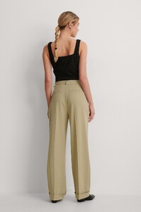 mathilde_gohler_pleat_suit_pants_1658-000049-0052_04d.thumb.jpg.88792abb575ffe187e221091a7f3371d.jpg