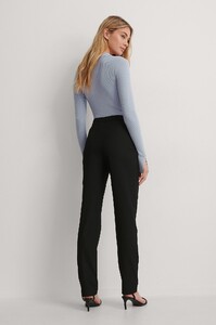 mathilde_gohler_vshaped_waist_straight_pants_1658-000059-0002_04d.thumb.jpg.3f0d929300521b86a0d8fd92ed057eb8.jpg