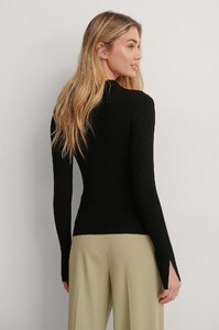 mathilde_gohler_wool_collar_knitted_sweater_1658-000057-0002_02b.thumb.jpg.59a596f309fdf91643c5b58f0b6d289d.jpg