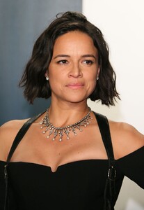 michelle-rodriguez-at-2020-vanity-fair-oscar-party-in-beverly-hills-02-09-2020-0.jpg