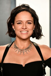 michelle-rodriguez-at-2020-vanity-fair-oscar-party-in-beverly-hills-02-09-2020-2.jpg